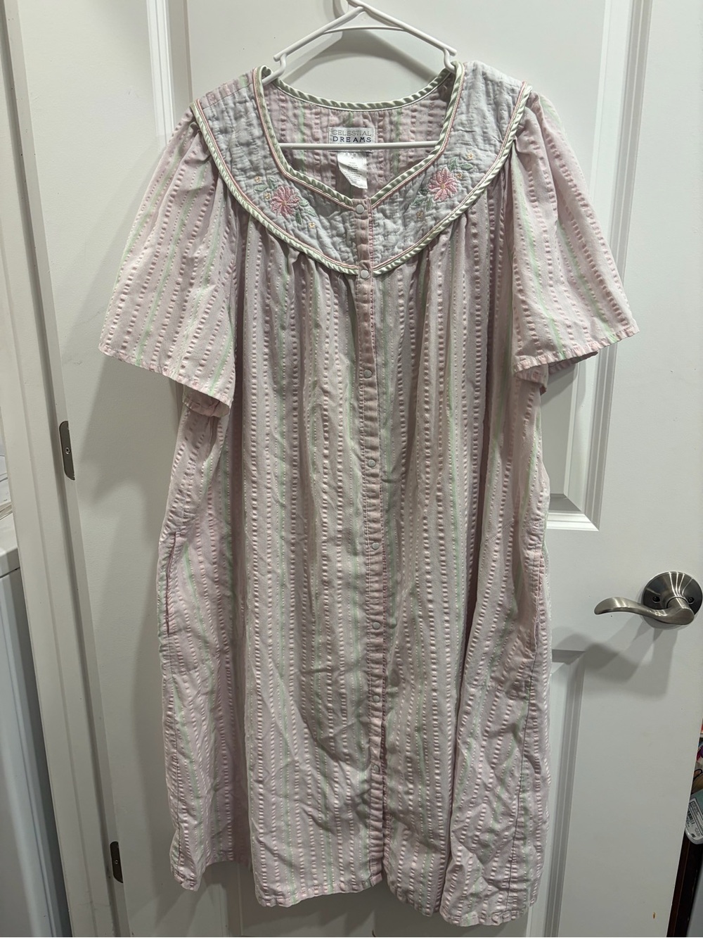 Celestial Dreams Women’s Size 1X Striped Housecoat Snap Down